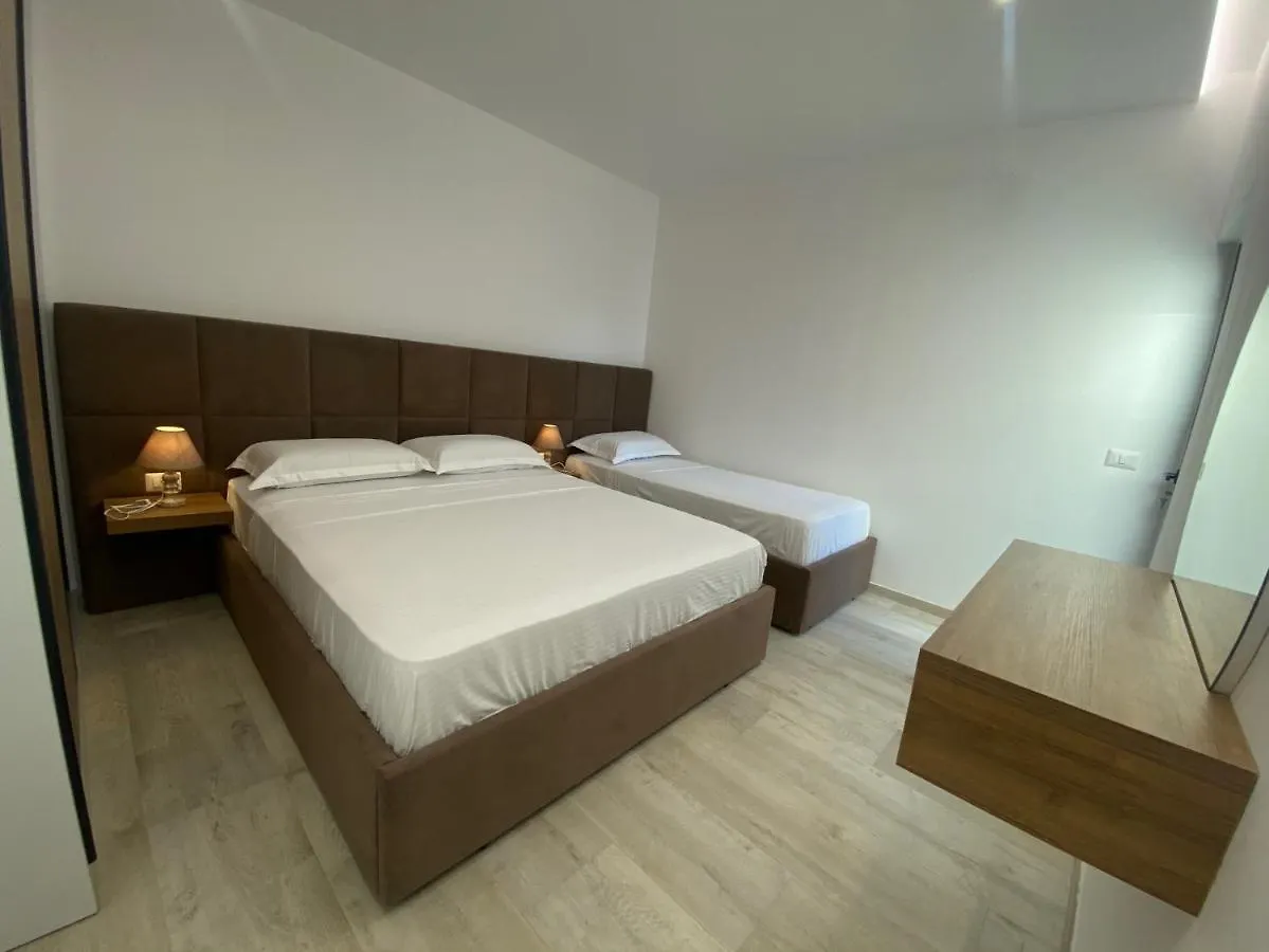 White Beach Villa 2 - Luxury Velipoje 0*,