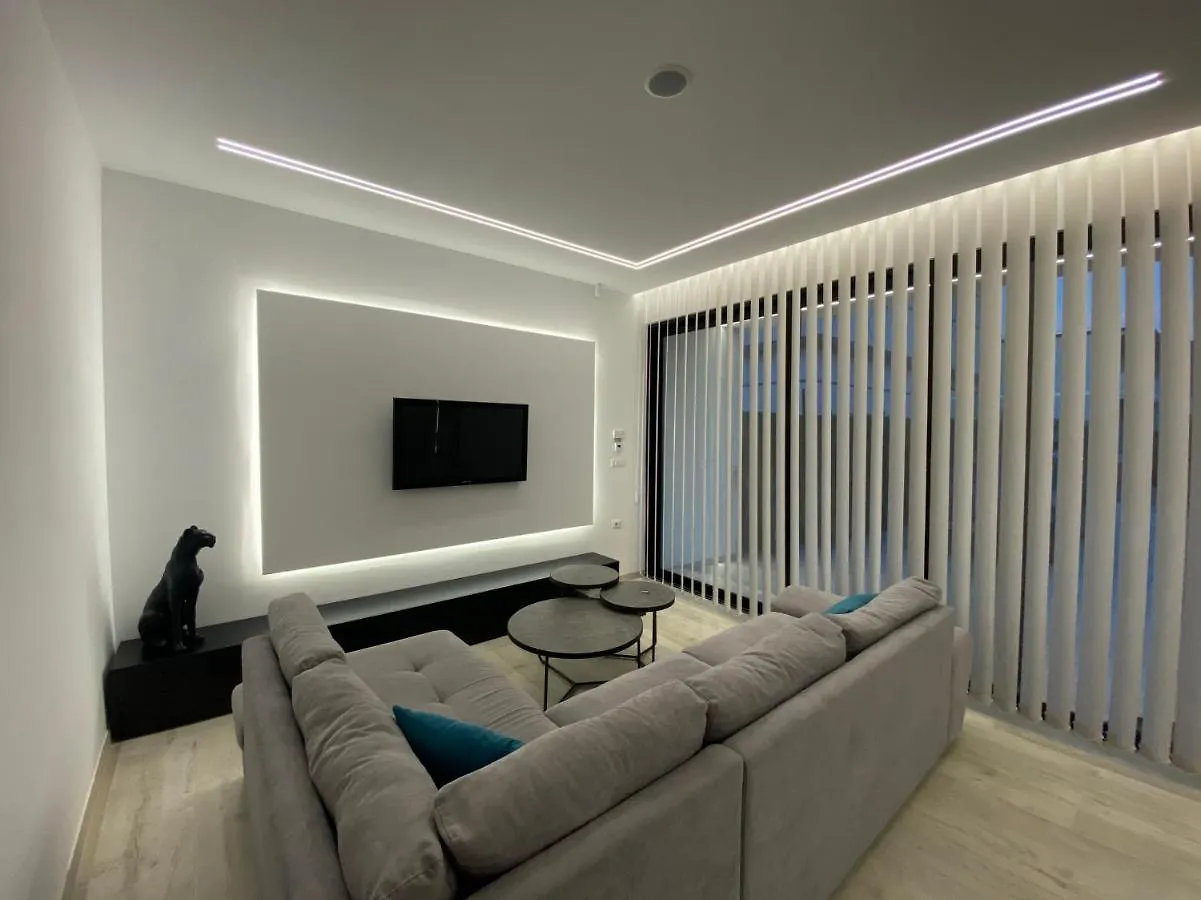 White Beach Villa 2 - Luxury Velipojë 0*,