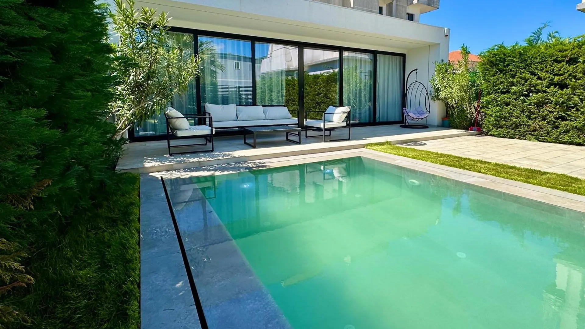 White Beach Villa 2 - Luxury Velipojë