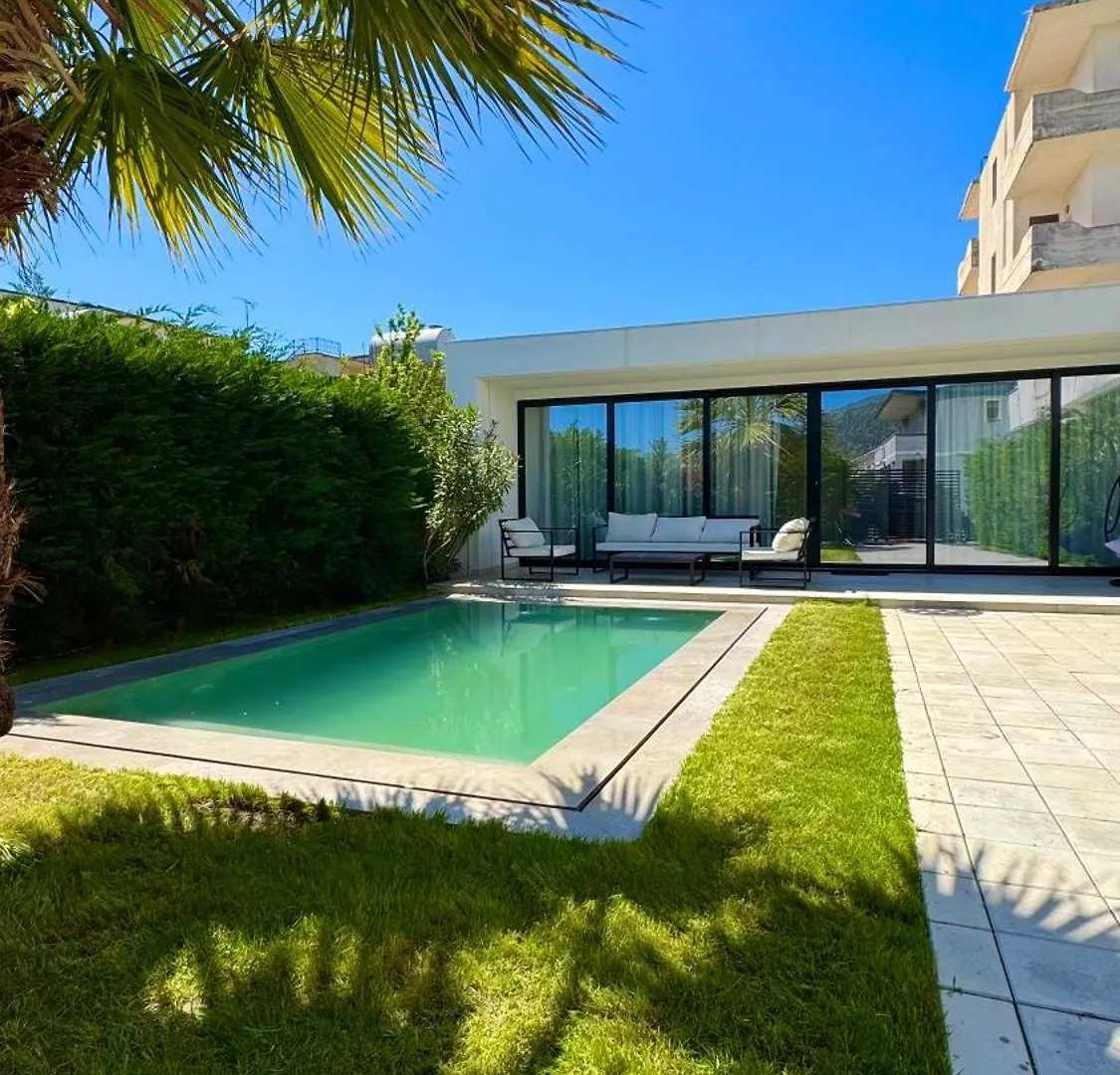 White Beach Villa 2 - Luxury Velipojë